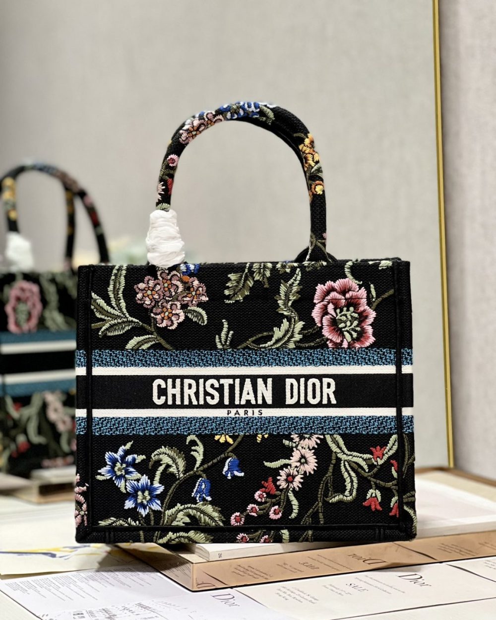 1:1 Replica Large Dior Tote Bag Black/White For Women 16.5 in/ 42cm M1286ZEAU_M911