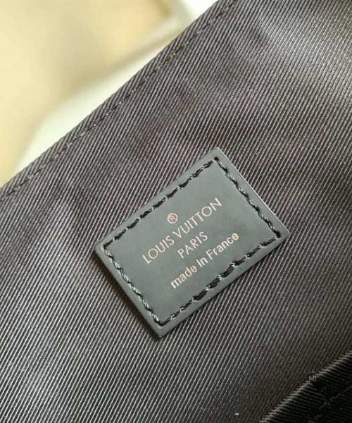 LC104 - Louis Vuitton Women’s Fashion Bag 