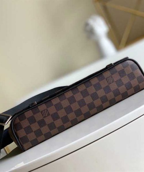 LC104 - Louis Vuitton Women’s Fashion Bag 