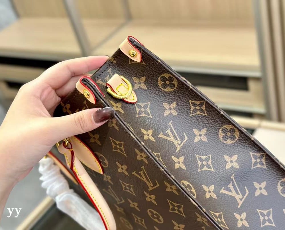 LC164 - Louis Vuitton Women’s Fashion Bag
