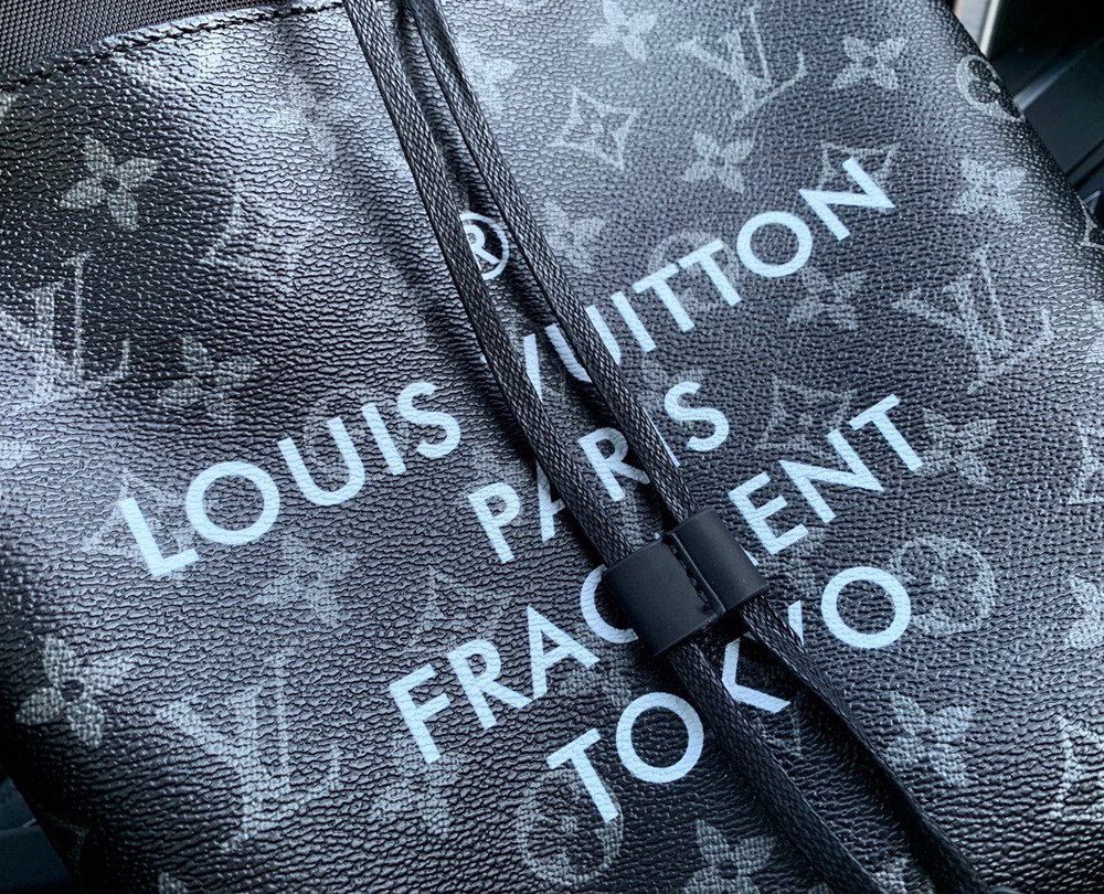 LC267 - Louis Vuitton Fashion Bag