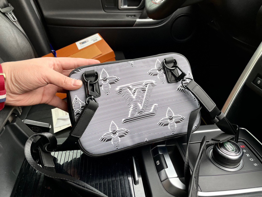 LC268 - Louis Vuitton Fashion Bag - Image 4