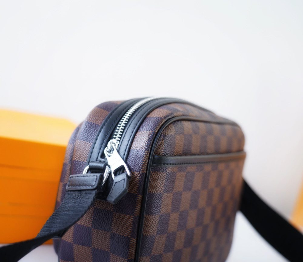 LC269 - Louis Vuitton Brown Fashion Bag