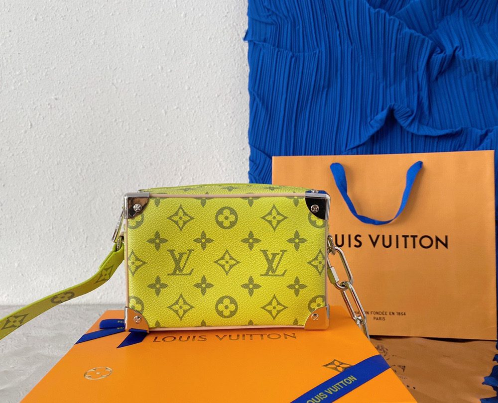 LC272 - Louis Vuitton Fashion Bag