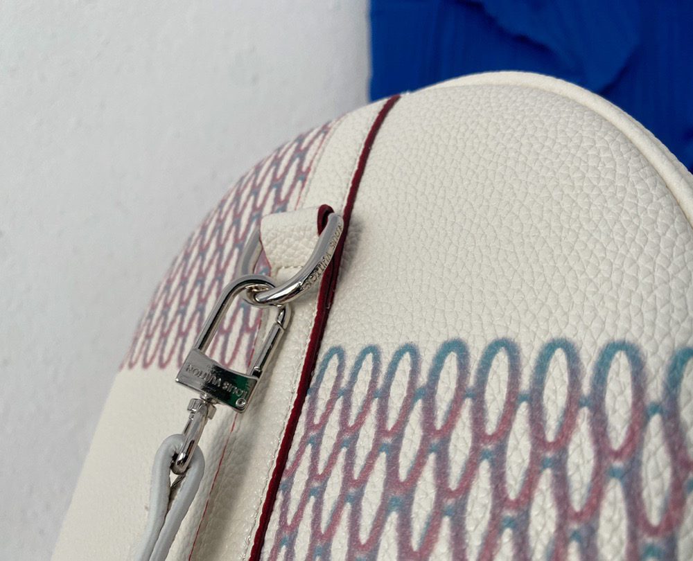 LC276 - Louis Vuitton Fashion Bag