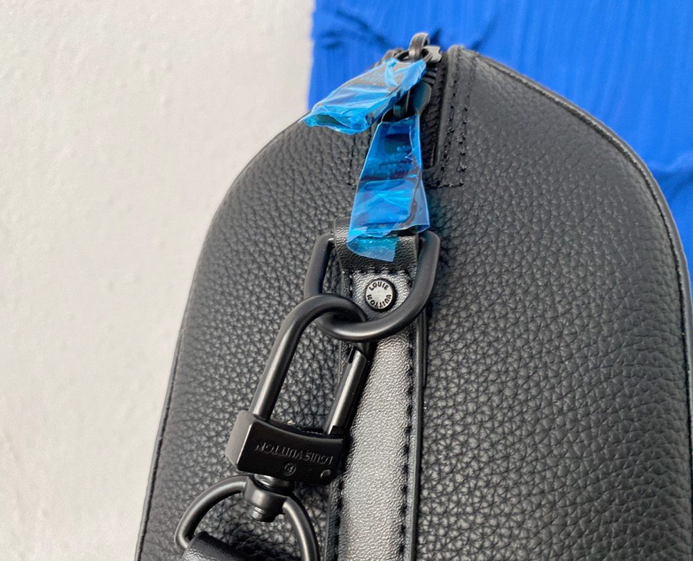 LC291 - Louis Vuitton Black Fashion Bag