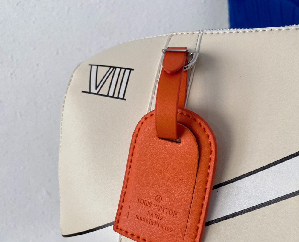 LC291 - Louis Vuitton White Fashion Bag