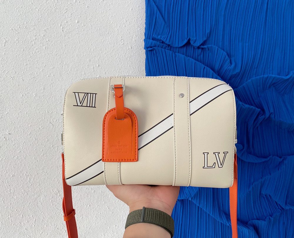 LC291 - Louis Vuitton White Fashion Bag