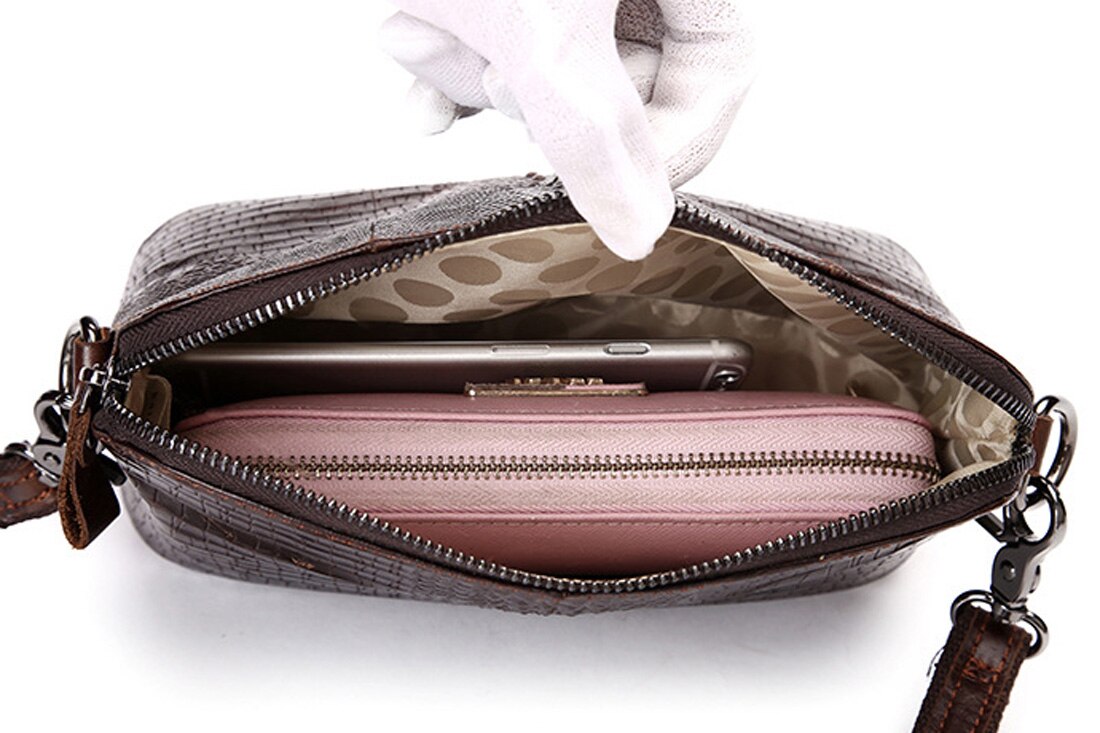 LC45 - Women's Fashion Bag. - Image 8