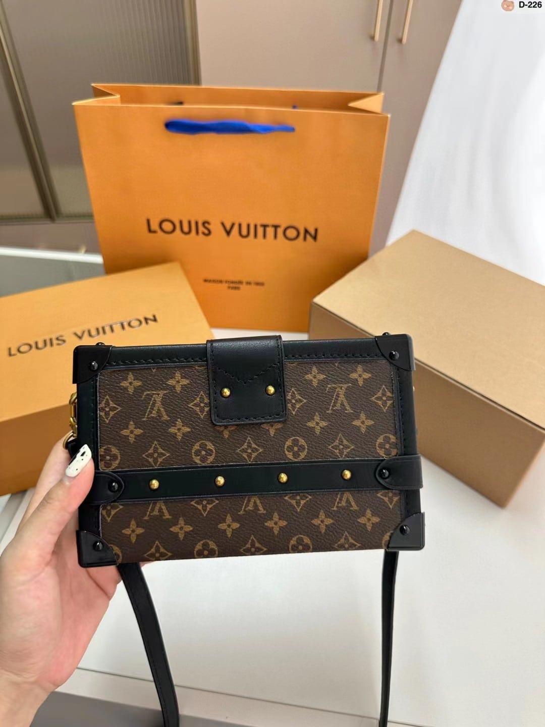 LC572 – Women’s Fashion Bag - Image 5