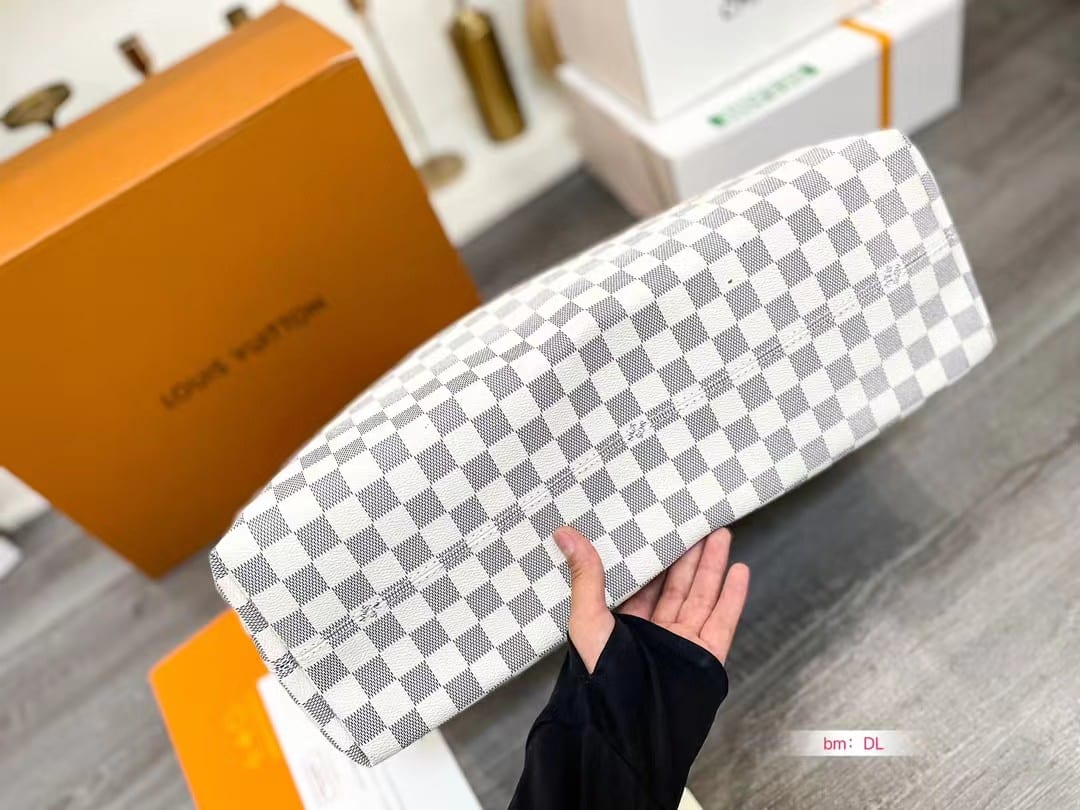 LC573 – Women’s Fashion Bag - Image 8