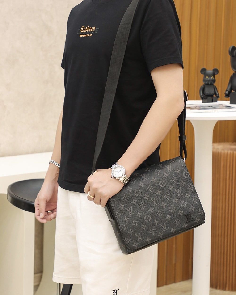 LC709 – Louis Vuitton ???????? M44000 Size 25 cm Top Quality