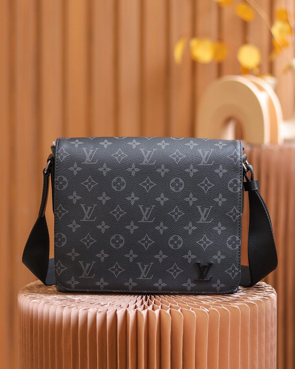 LC709 – Louis Vuitton ???????? M44000 Size 25 cm Top Quality
