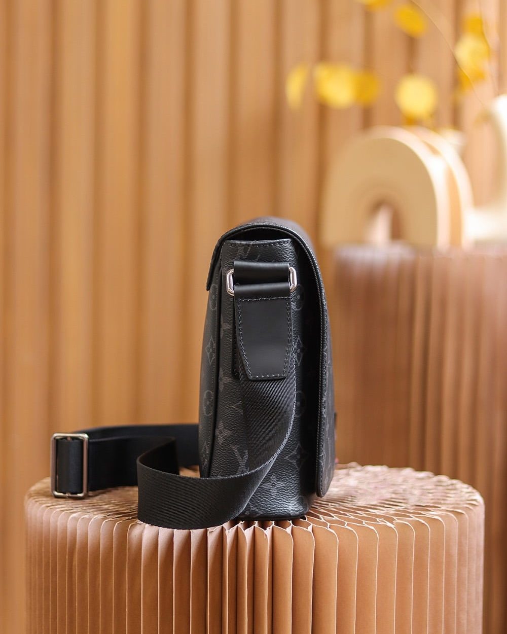 LC709 – Louis Vuitton ???????? M44000 Size 25 cm Top Quality