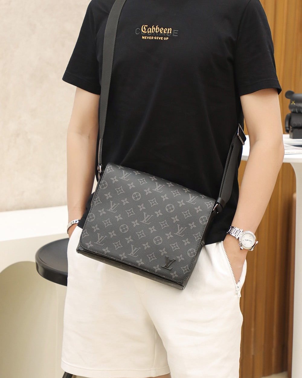 LC709 – Louis Vuitton ???????? M44000 Size 25 cm Top Quality