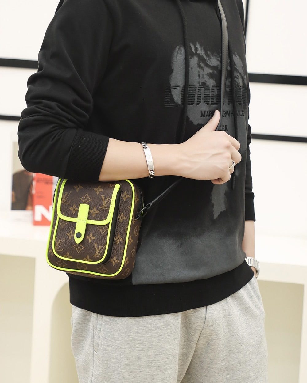 LC712 – Louis Vuitton ??????????? M69404 Top Quality