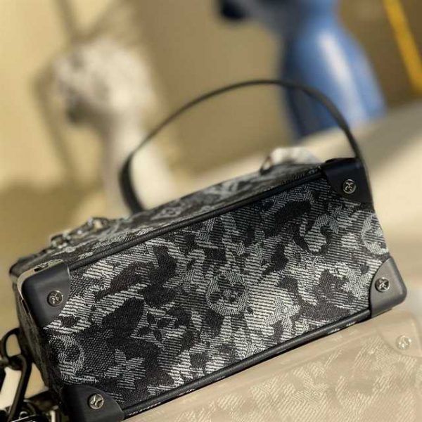 LC79 - Louis Vuitton Women’s Fashion Bag - Image 4