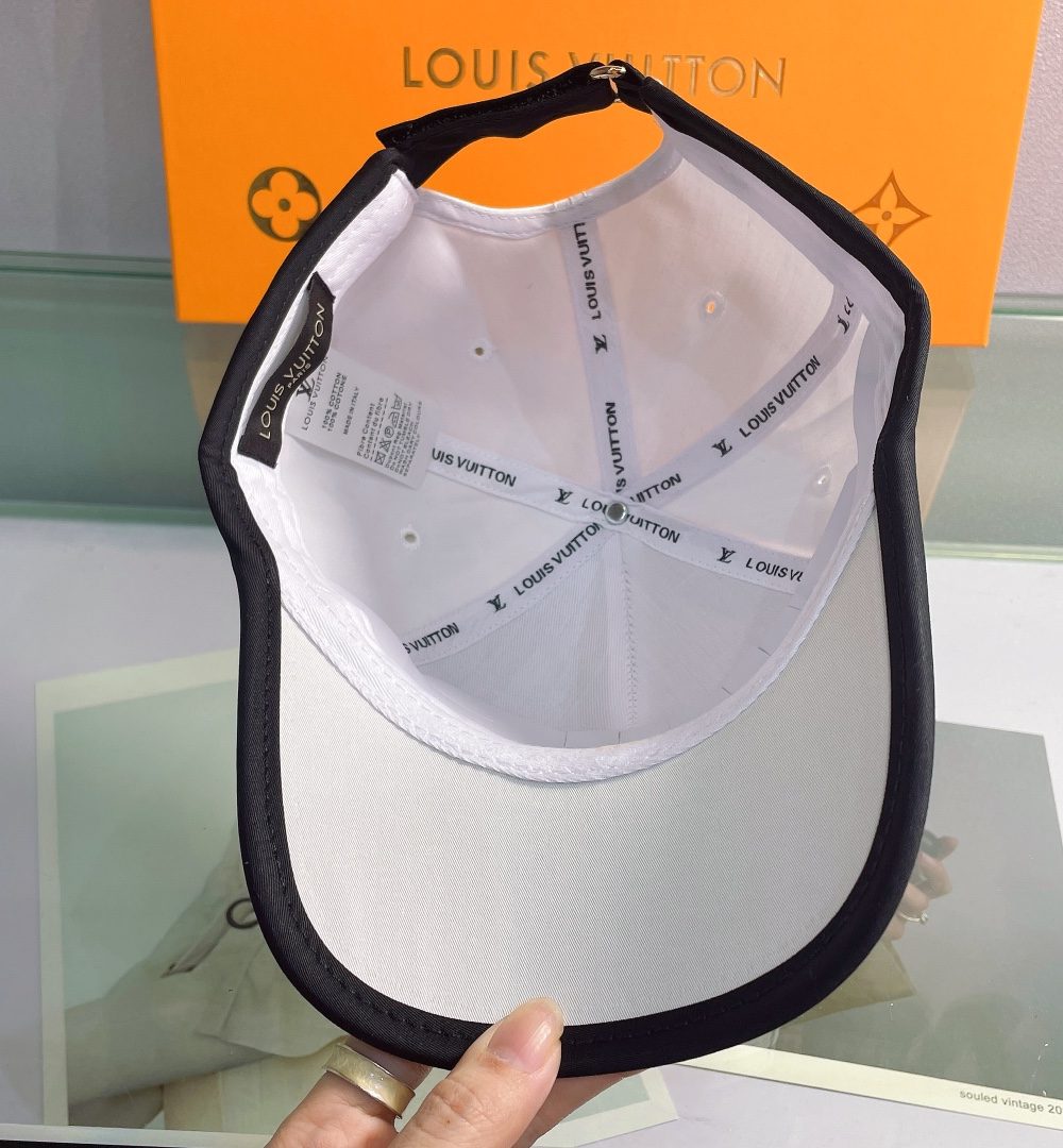 Louis Vuitton Aerogram Cotton Cap In White