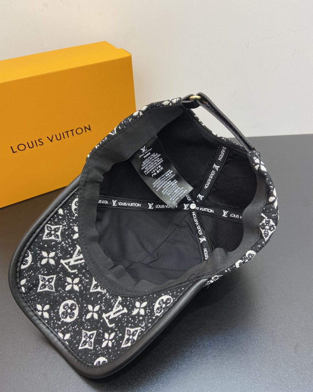 Louis Vuitton Be My Cap Black LV Cap