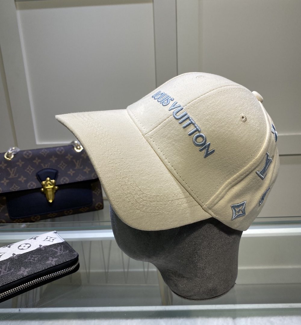 Louis Vuitton Be My Cap In Beige