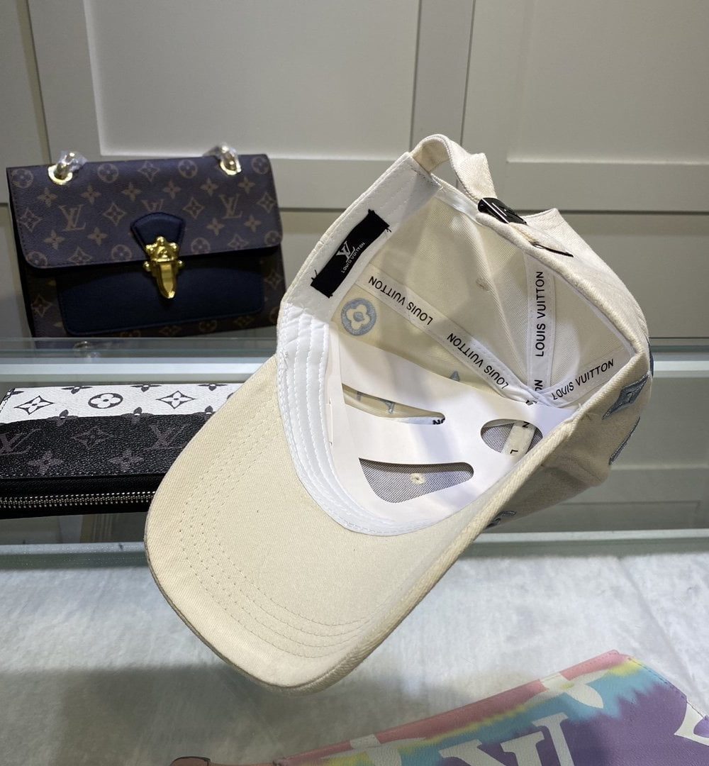 Louis Vuitton Be My Cap In Beige