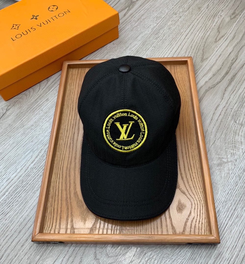 Louis Vuitton Be My Cap In Black
