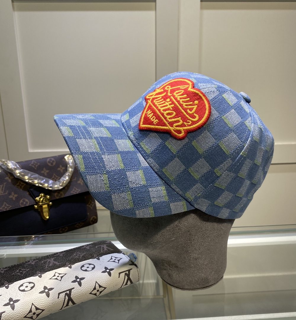 Louis Vuitton Be My Cap In Blue