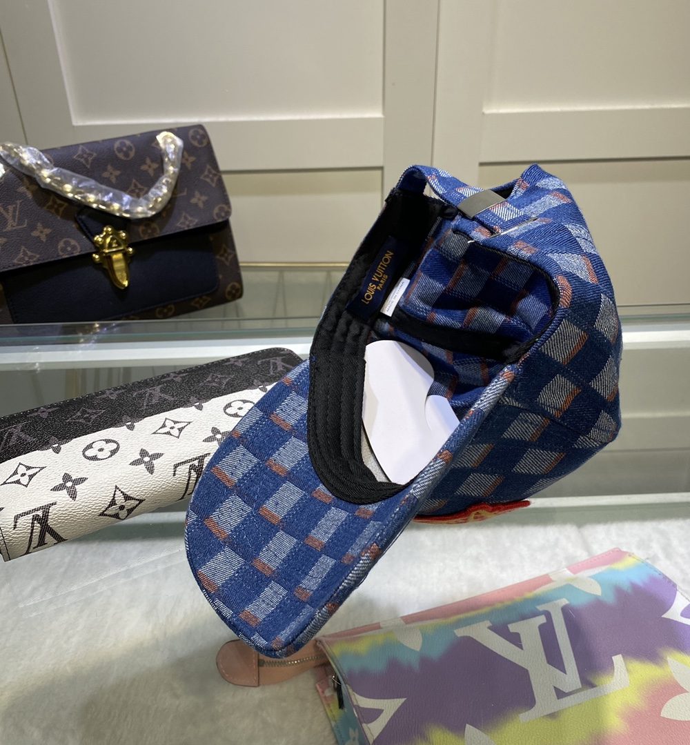 Louis Vuitton Be My Cap In Blue