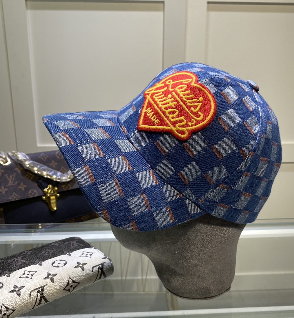 Louis Vuitton Be My Cap In Blue