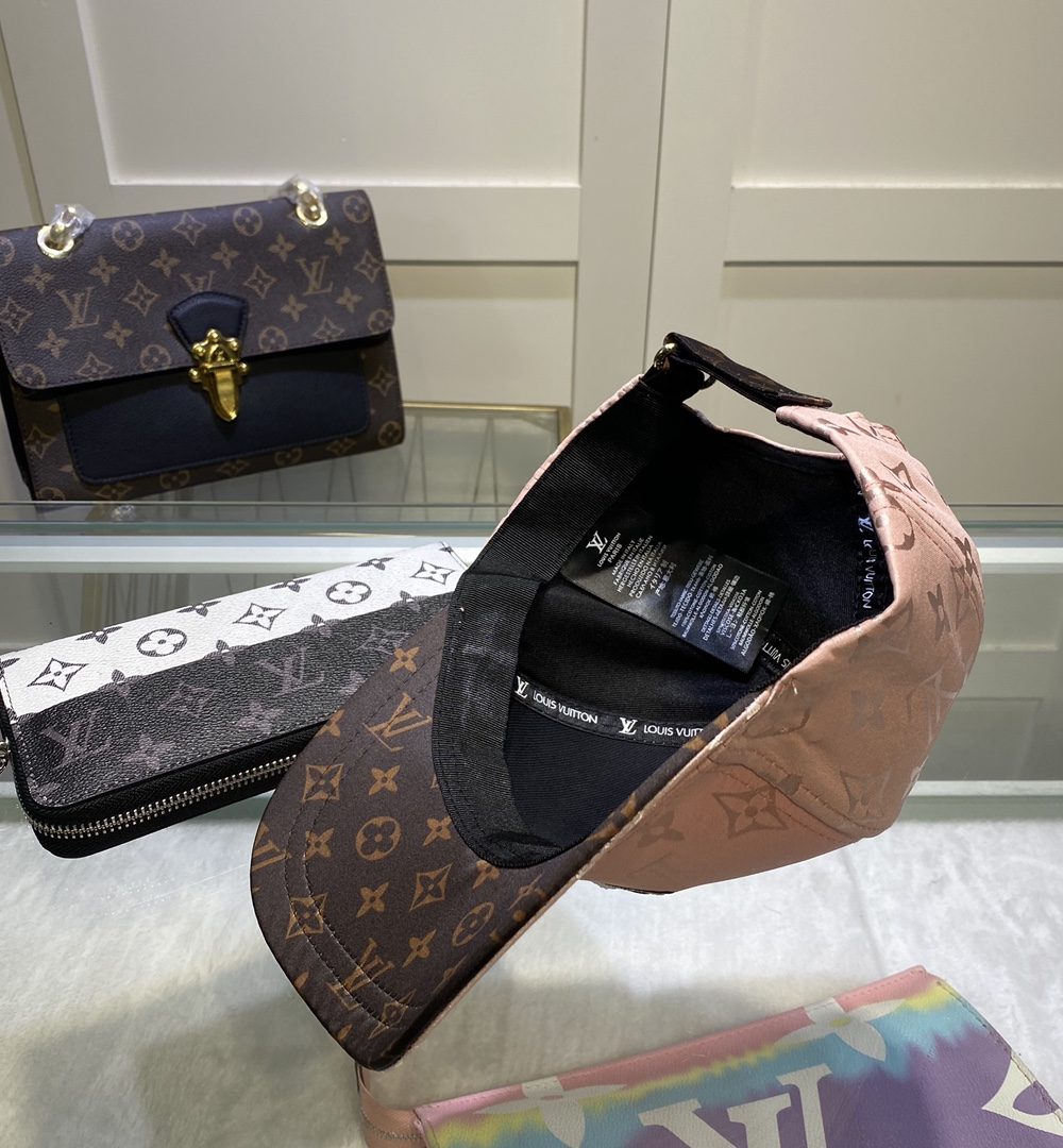 Louis Vuitton Be My Cap In Pink