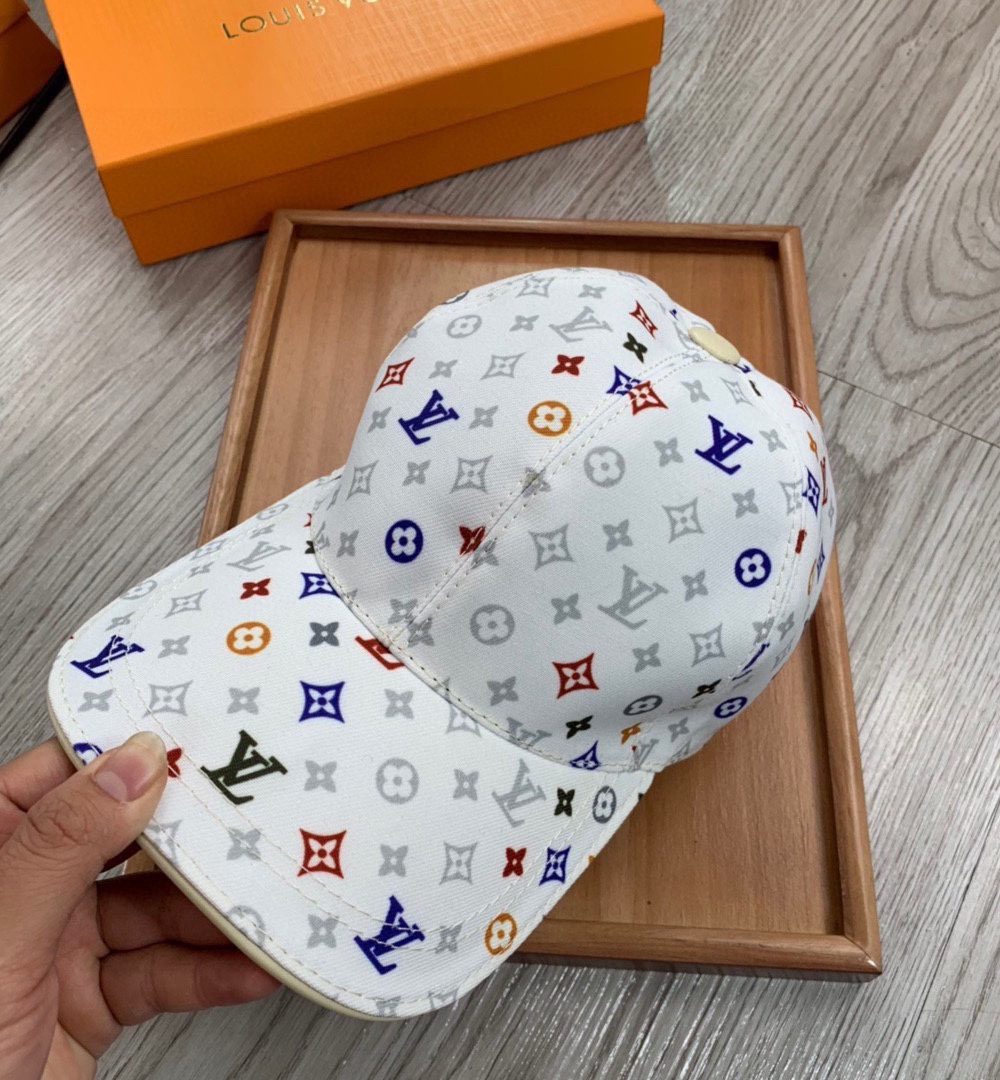 Louis Vuitton Be My Cap In White