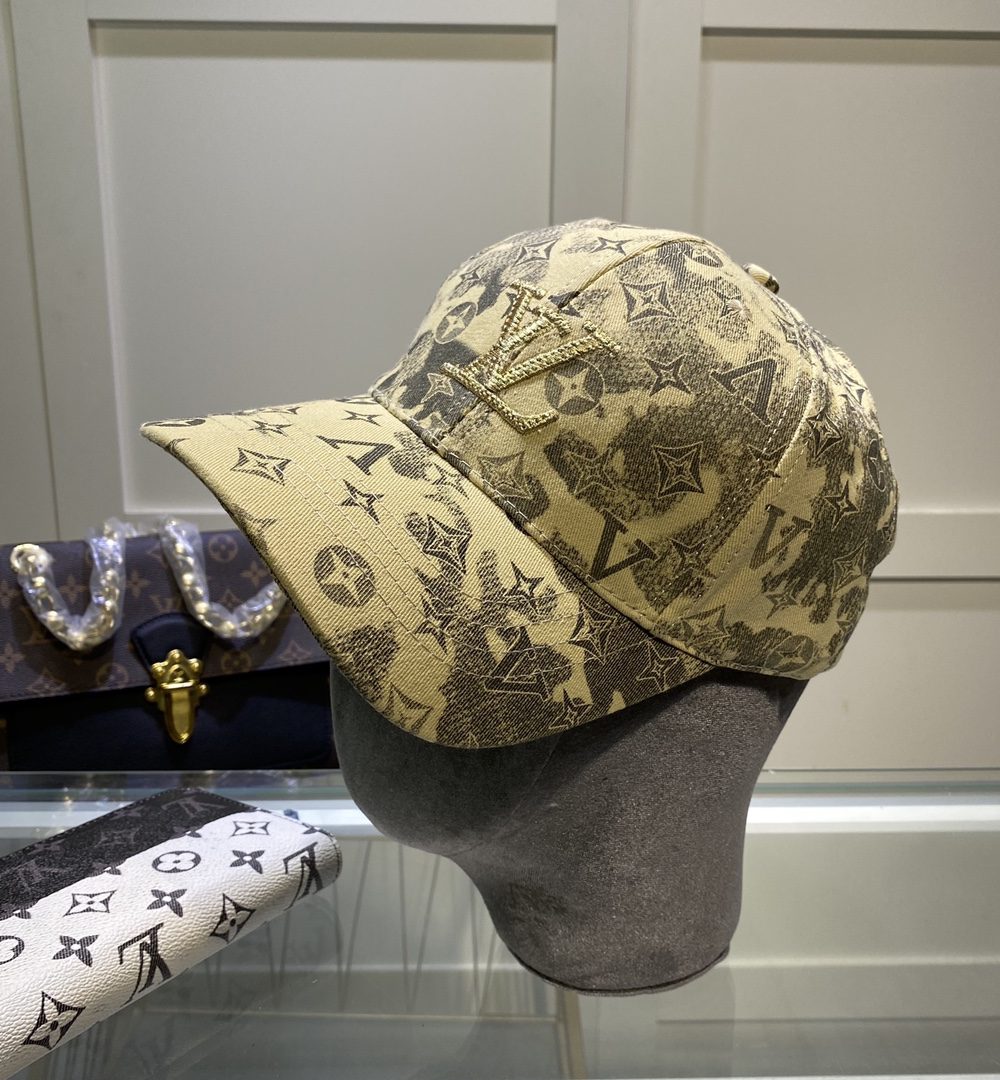 Louis Vuitton Be My Cap In Yellow