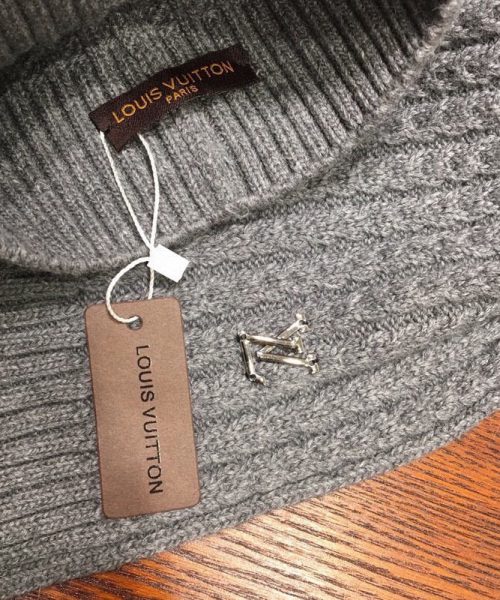Louis Vuitton Beanie & Scarf Set In Grey 