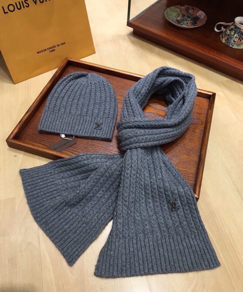 Louis Vuitton Beanie & Scarf Set In Grey 
