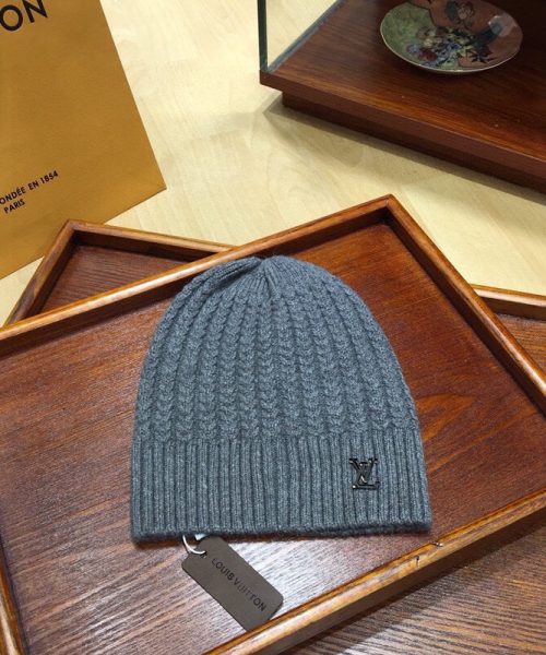 Louis Vuitton Beanie & Scarf Set In Grey 