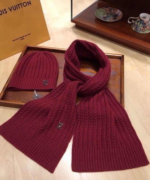 Louis Vuitton Beanie & Scarf Set In Red