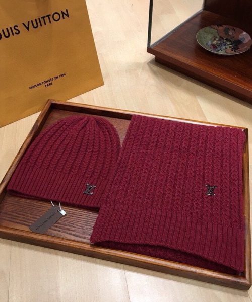 Louis Vuitton Beanie & Scarf Set In Red 