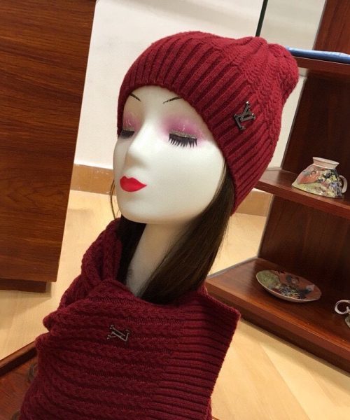 Louis Vuitton Beanie & Scarf Set In Red 