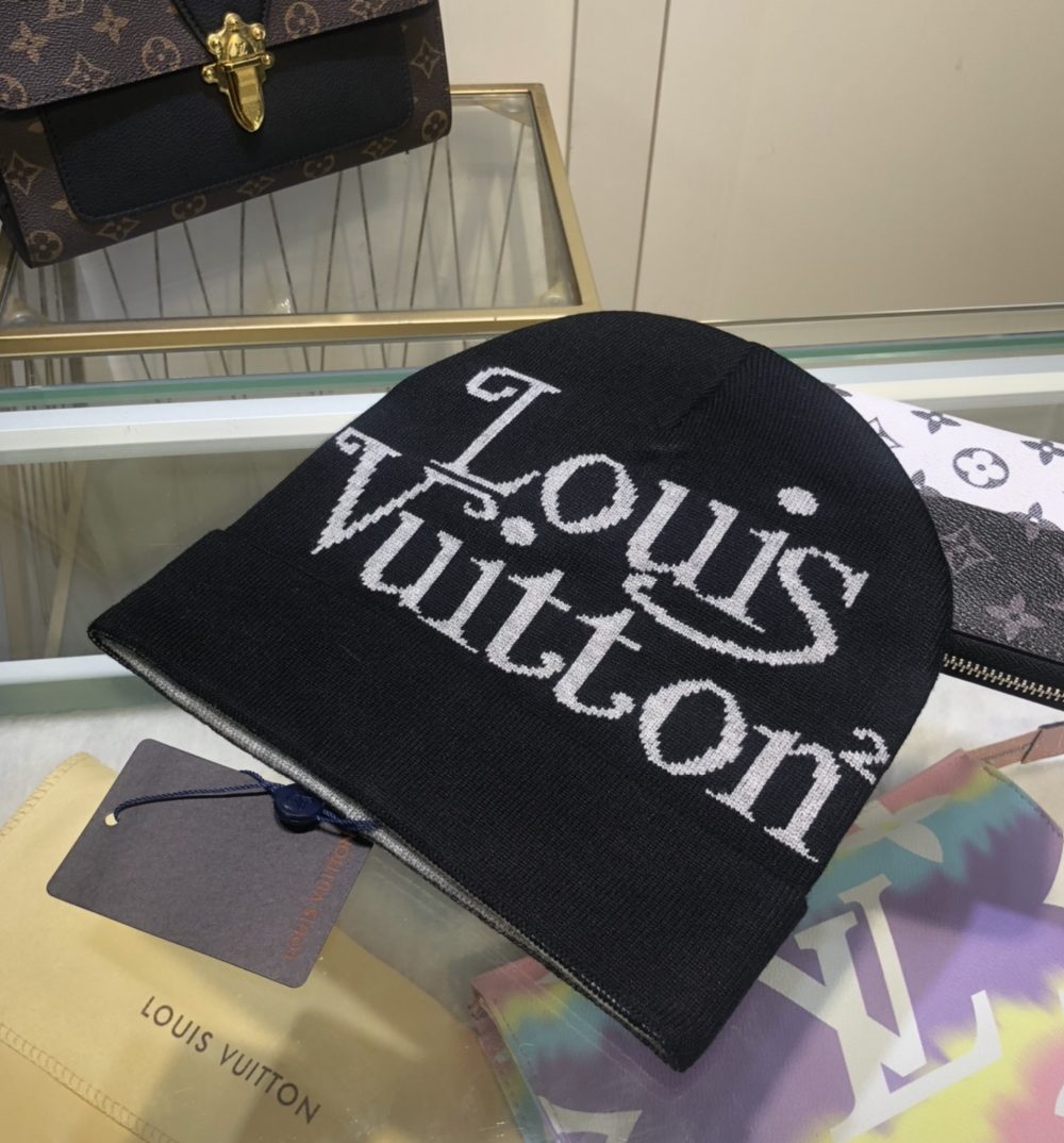 Louis Vuitton Beanie In Black LV Headwear