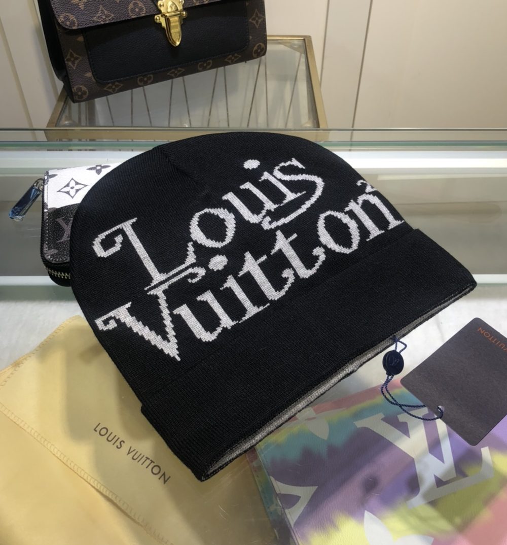 Louis Vuitton Beanie In Black LV Headwear