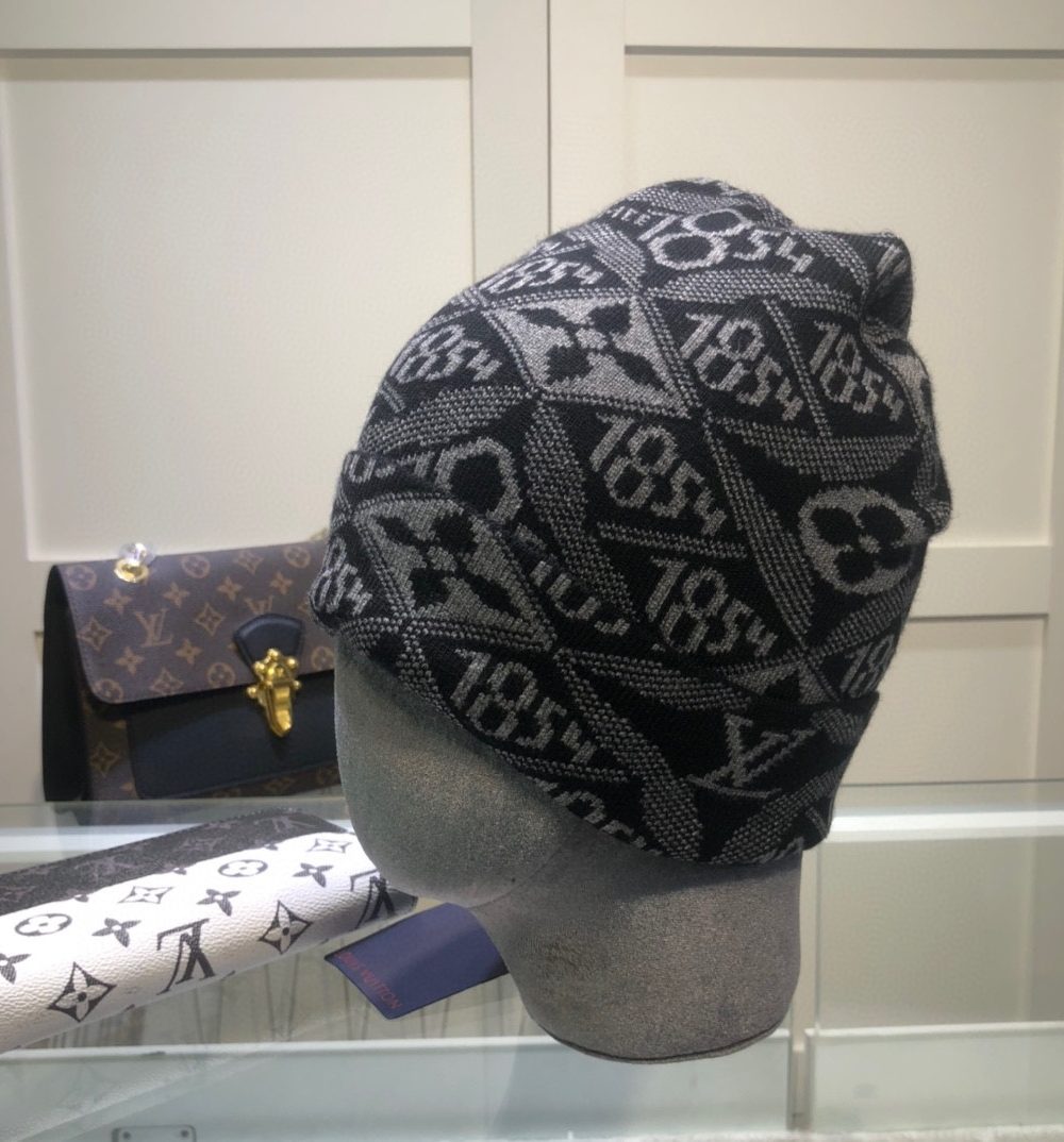 Louis Vuitton Beanie In Black LV Headwear