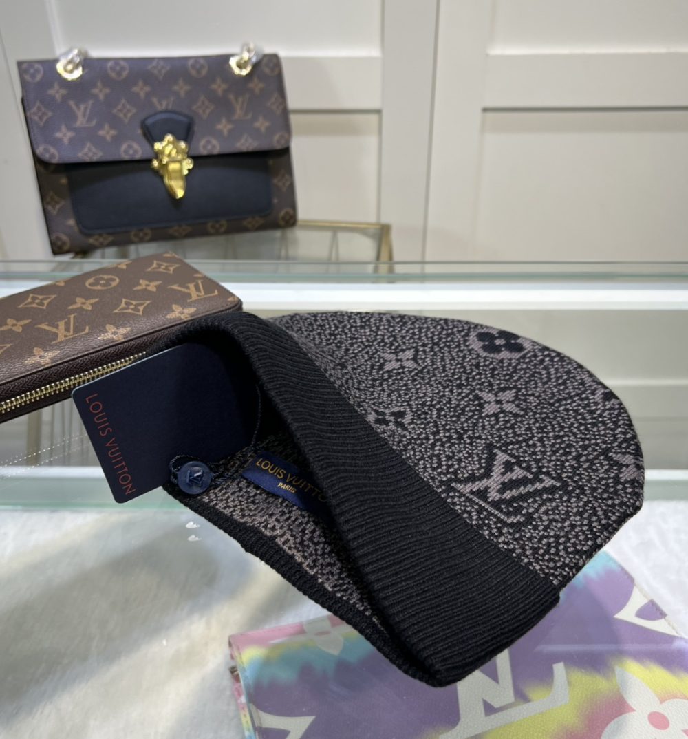 Louis Vuitton Beanie In Black LV Headwear