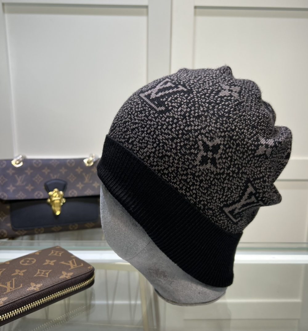 Louis Vuitton Beanie In Black LV Headwear
