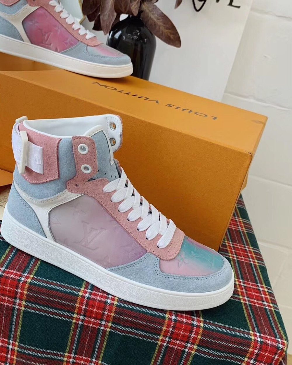 Louis Vuitton Boombox Sneaker Boot Calfskin Leather Spring/Summer Collection White/Blue/Pink
