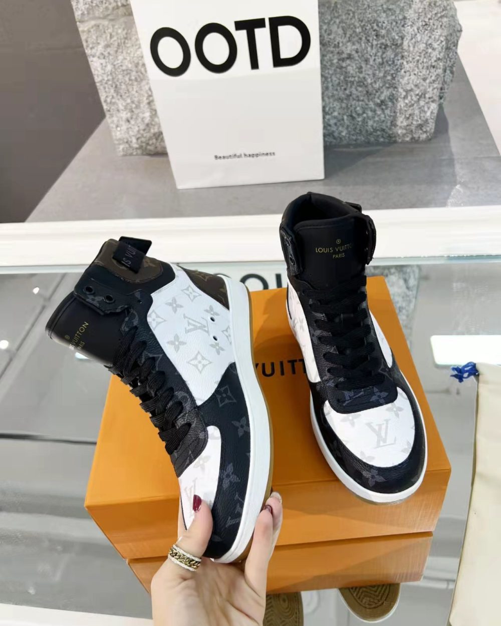 Louis Vuitton Boombox Sneaker Boot Patent Monogram Material Black/White For Women LV