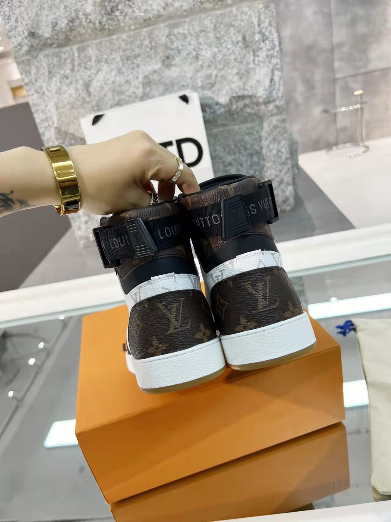 Louis Vuitton Boombox Sneaker Boot Patent Monogram Material Black/White For Women LV - Image 7