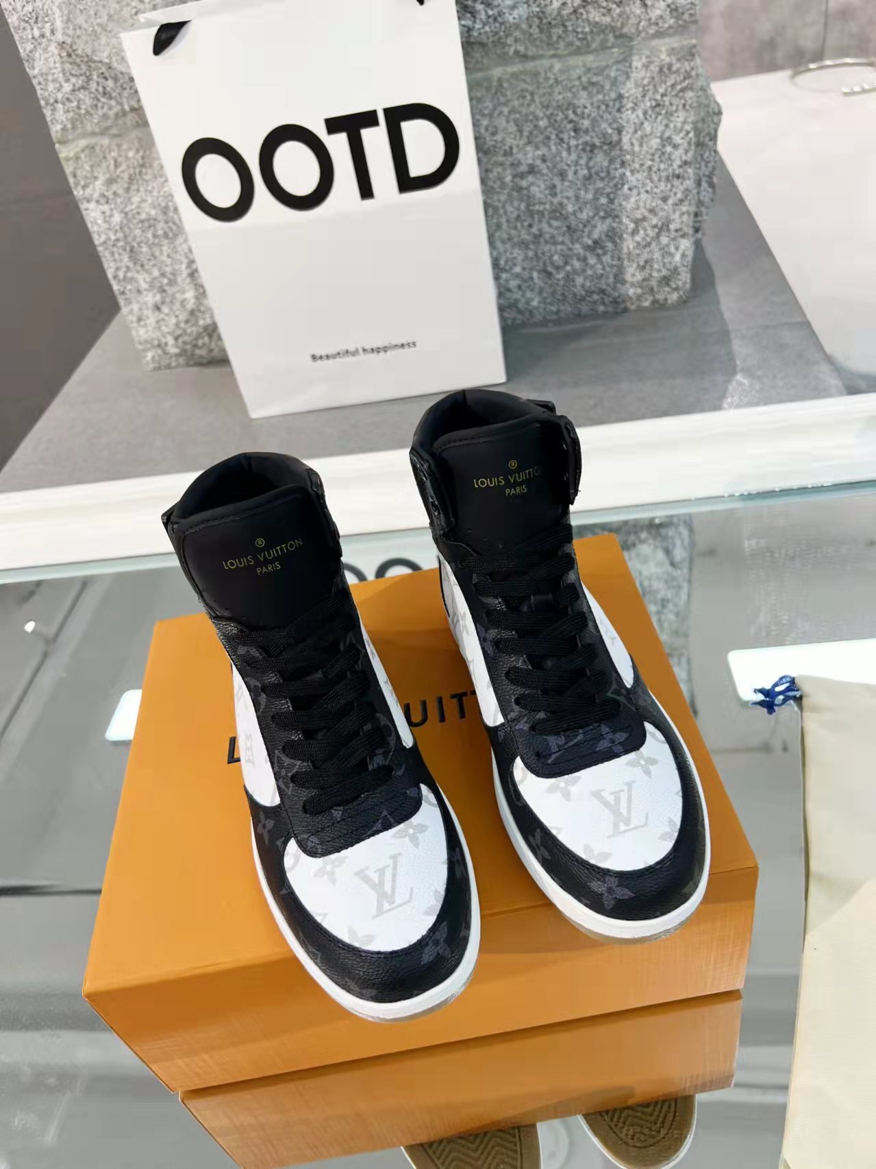 Louis Vuitton Boombox Sneaker Boot Patent Monogram Material Black/White For Women LV - Image 4