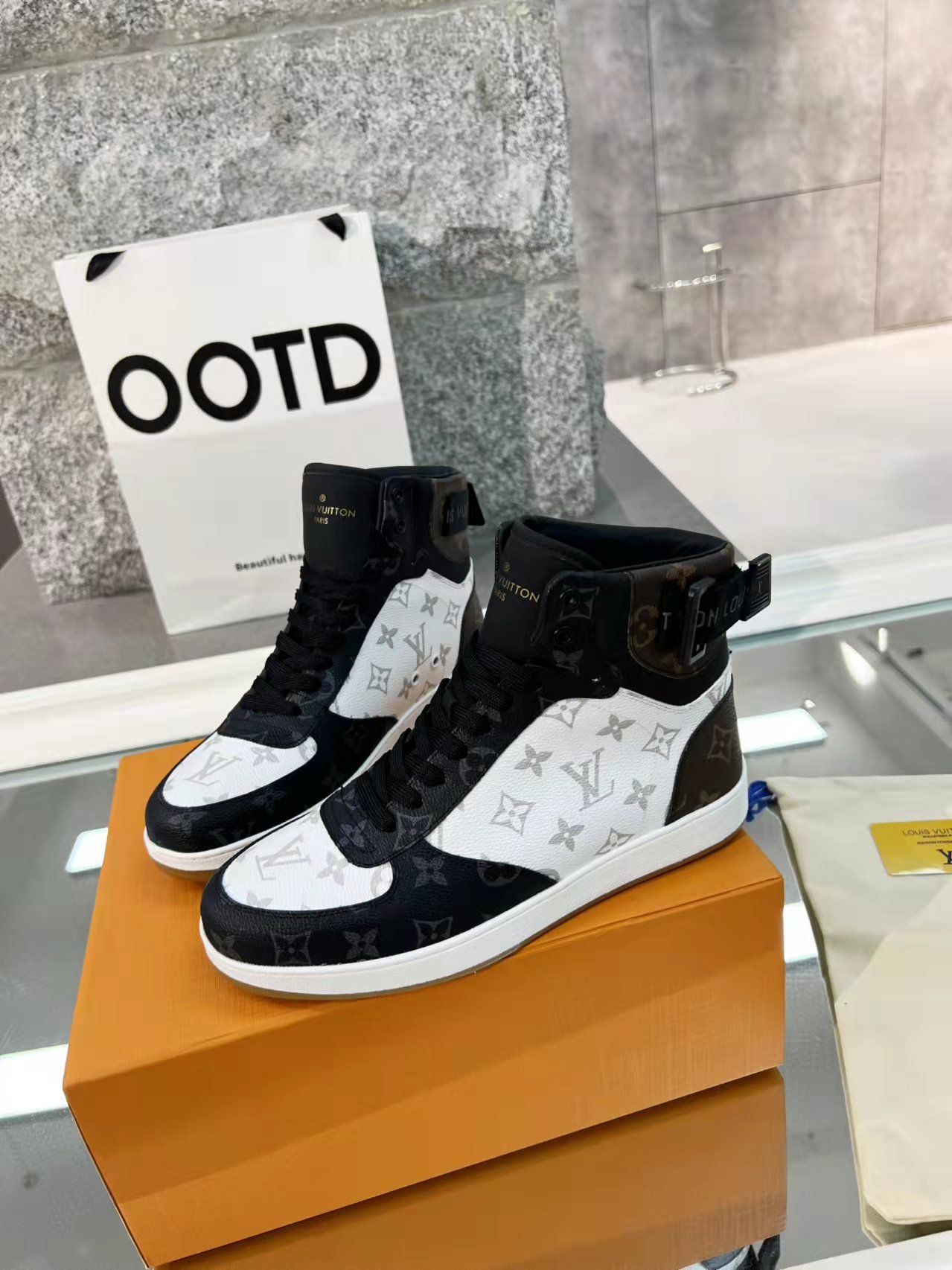 Louis Vuitton Boombox Sneaker Boot Patent Monogram Material Black/White For Women LV - Image 6