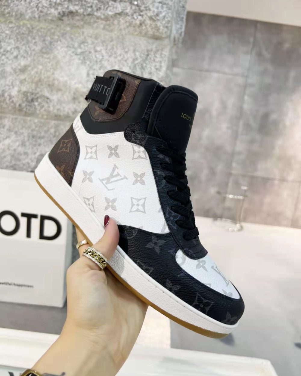 Louis Vuitton Boombox Sneaker Boot Patent Monogram Material Black/White For Women LV