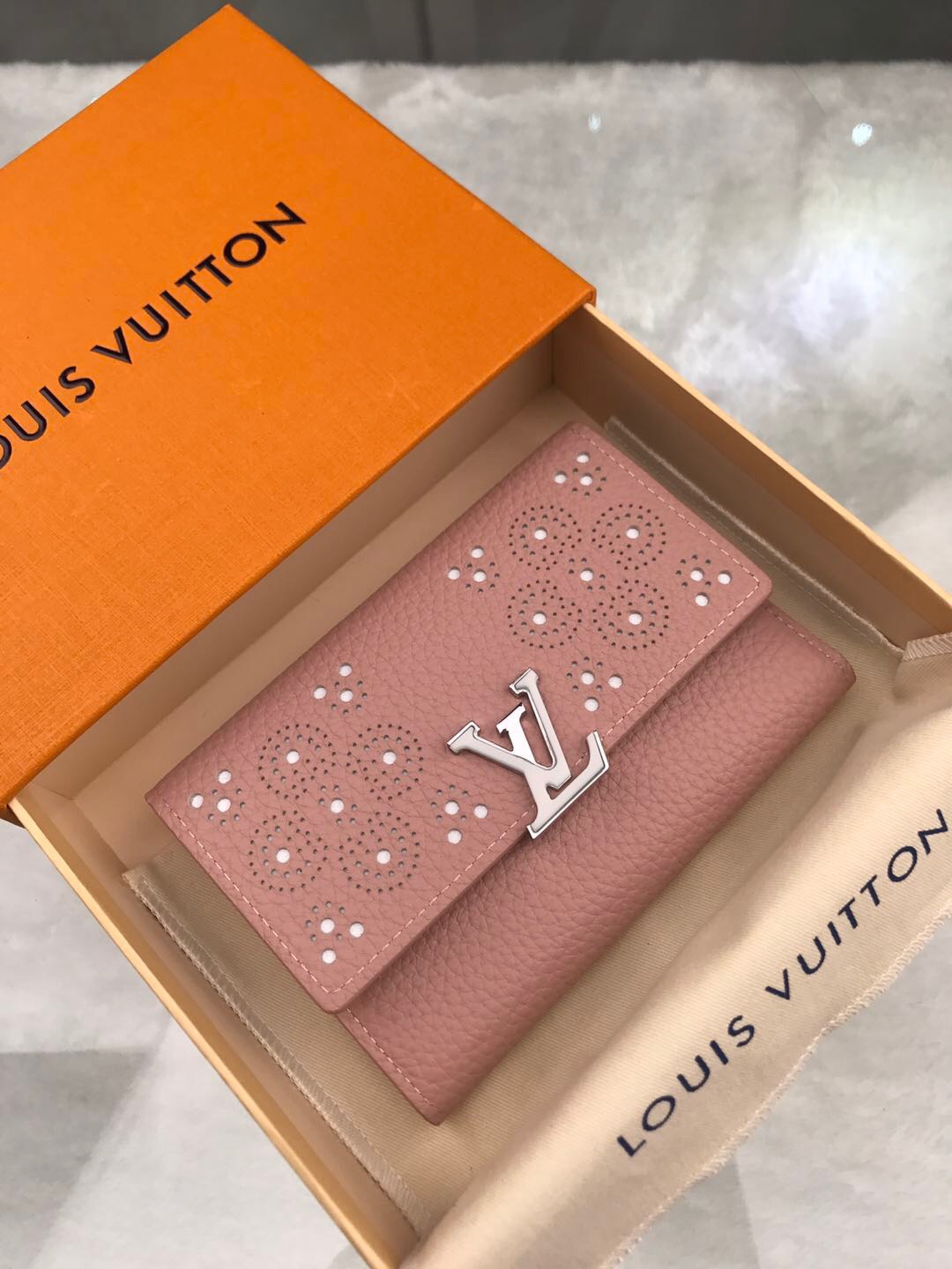 1:1 Replica Louis Vuitton Capucines Sweet Brogues Taurillon Pink For Women, Women's Wallets 5.3in/13.5cm LV - Image 7